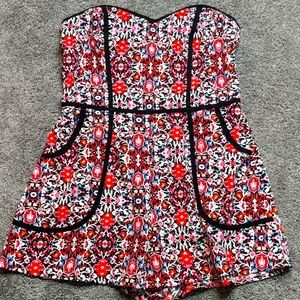 Xhilaration romper with pockets